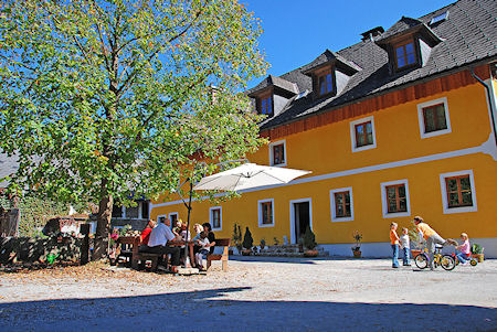 Biohof und Reiterhof Laussabauer